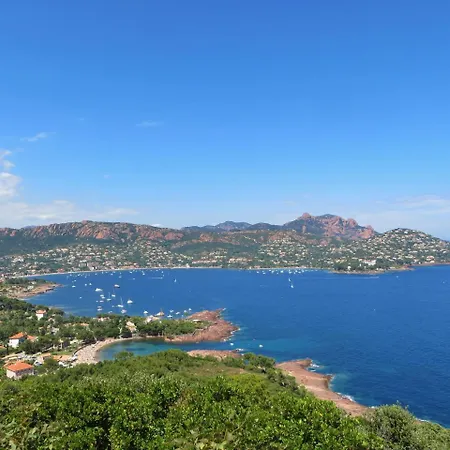 Deux Pieces Vue Mer Cap Esterel Esterelvacances * Saint-Raphaël