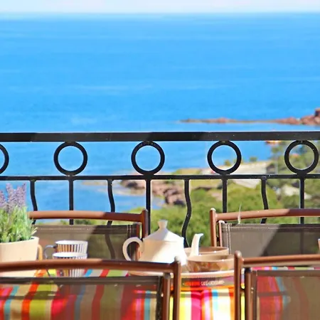 Deux Pieces Vue Mer Cap Esterel Esterelvacances Apartamento *